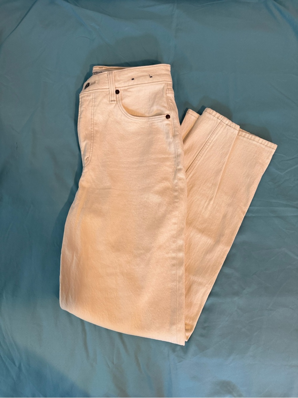 Abercrombie & Fitch Off-White Ultra High Rise 90s Straight Leg Jeans